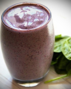 spinach-blueberry-kale-date-paleo-AIP-smoothie